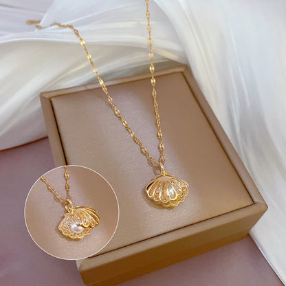 Shell golden necklace